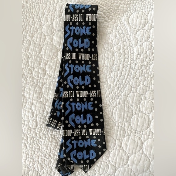 Nwt Ralph Marlin neck tie with Steve Austin Logo repeat @ 1998 Titan Sports inc - Picture 1 of 7